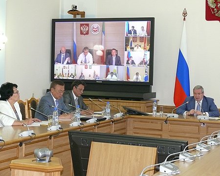 Полномочный представитель провел совещание в режиме видеоконференции по вопросам  подготовки объектов ЖКХ и электроэнергетики к осенне-зимнему периоду 2012-2013 годов