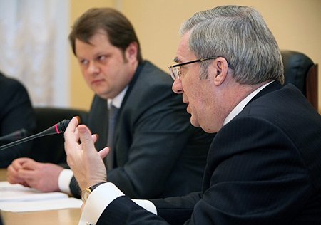 Полномочный представитель Президента Российской Федерации в Сибирском федеральном округе Виктор Толоконский и заместитель Министра регионального развития РФ Владимир Токарев