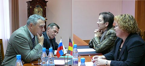 Встреча полномочного представителя Президента РФ в Сибирском федеральном округе Анатолия Квашнин и Генерального консула ФРГ в Новосибирске Гудрун Штайнаккер
