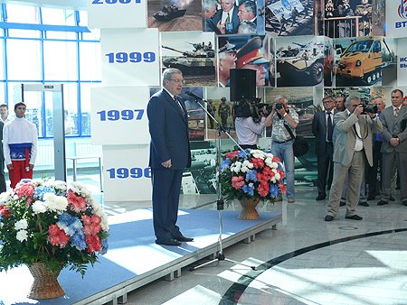 Полномочный представитель принял участие в открытии IХ Международной выставки высокотехнологичной техники и вооружений «ВТТВ – Омск – 2011»