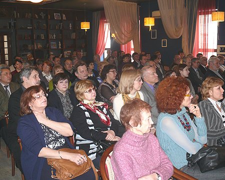 Виктор Толоконский встретился с работниками сферы культуры Новосибирской области - известными писателями, театральными деятелями, кинематографистами, музыкантами, художниками