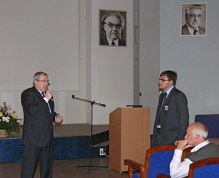 Полномочный представитель ответил на вопросы молодых ученых