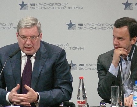Полномочный представитель Президента РФ в СФО Виктор Толоконский и помощник Президента РФ Аркадий Дворкович