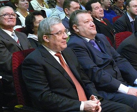 Полномочный представитель Президента РФ в СФО Виктор Толоконский и глава Новосибирского района Геннадий Захаров