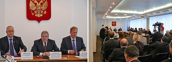 Совещание в администрации Новокузнецка (на фото слева – председатель Совета народных депутатов Кемеровской области Николай Шатилов, полномочный представитель Президента РФ в СФО Виктор Толоконский, главный федеральный инспектор в Кемеровской области Игорь Колесников)