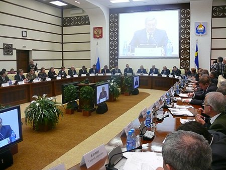 Руководители субъектов Федерации, территориальных органов федеральных ведомств и крупных компаний обсудили вопросы реализации инвестиционных проектов в восточных регионах Сибирского федерального округа