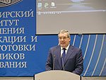 Для повышения эффективности системы среднего образования необходимы усилия педагогического сообщества, считает полпред