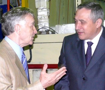 Полномочный представитель Президента РФ в СФО Анатолий Квашнин и директор Института ядерной физики СО РАН Александр Скринский